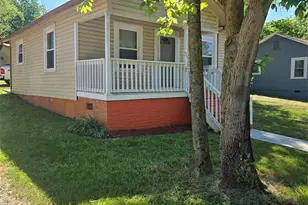 207 S Caldwell Ave, Newton, NC 28658 - Photo 1