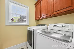 7940 Oakmont Ct, Hickory, NC 28602 - Photo 17