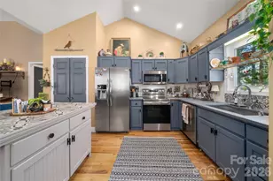40 Whipoorwill Way, Waynesville, NC 28786 - Photo 5