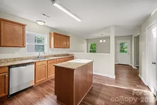 2021 Sonoma Valley Dr, Charlotte, NC 28214 - Photo 13