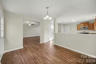 2021 Sonoma Valley Dr, Charlotte, NC 28214 - Photo 9