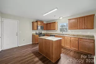 2021 Sonoma Valley Dr, Charlotte, NC 28214 - Photo 11