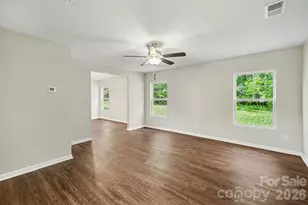 2021 Sonoma Valley Dr, Charlotte, NC 28214 - Photo 7