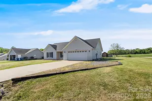 1575 Windy Holly Ln, Newton, NC 28658 - Photo 3