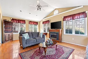 106 Chapel St, Spruce Pine, NC 28777 - Photo 11