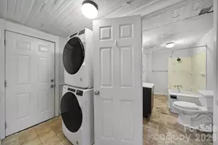 815 Parkwood Ave, Charlotte, NC 28205 - Photo 15