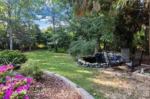 220 35th Ave NE, Hickory, NC 28601 - Photo 3