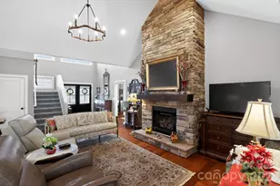 3757 Laurel Park Hwy, Hendersonville, NC 28739 - Photo 15