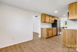 21 Oak Hill Dr, Asheville, NC 28806 - Photo 5