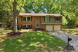 6723 Rollingridge Dr, Charlotte, NC 28211 - Photo 1