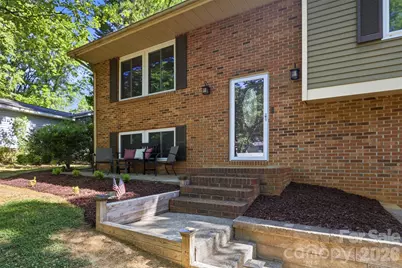 6723 Rollingridge Drive, Charlotte, NC 28211 - Photo 3