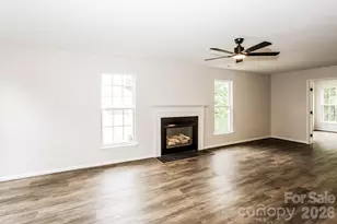 13407 Edgetree Dr, Pineville, NC 28134 - Photo 3