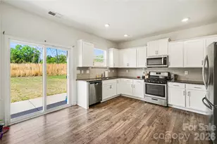 828 Larmore Ave, Charlotte, NC 28216 - Photo 9
