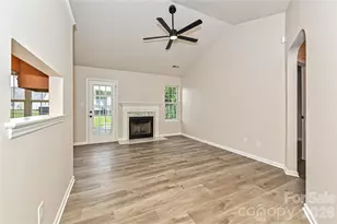 2015 Slater Springs Dr, Charlotte, NC 28216 - Photo 3