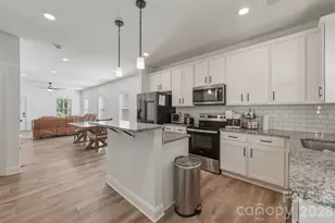 701 E 3rd Ave, Gastonia, NC 28054 - Photo 13