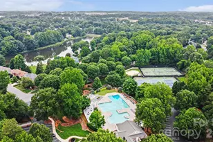 9102 Brightleaf Pl, Charlotte, NC 28269 - Photo 31