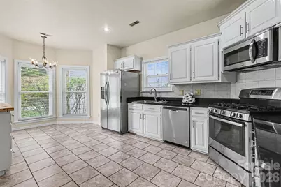 9102 Brightleaf Place, Charlotte, NC 28269 - Photo 7