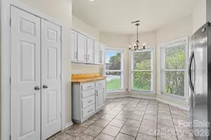 9102 Brightleaf Pl, Charlotte, NC 28269 - Photo 11