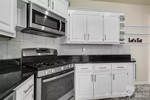 9102 Brightleaf Pl, Charlotte, NC 28269 - Photo 9
