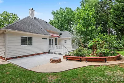 9102 Brightleaf Place, Charlotte, NC 28269 - Photo 27
