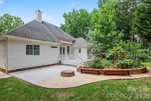 9102 Brightleaf Pl, Charlotte, NC 28269 - Photo 27