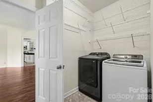 9102 Brightleaf Pl, Charlotte, NC 28269 - Photo 23