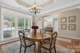 3613 Savannah Hills Dr, Matthews, NC 28105 - Photo 3