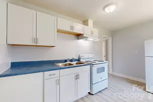 4517 Helena St, Charlotte, NC 28208 - Photo 5