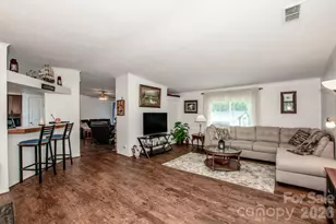 525 Mountain Meadows Dr, Bessemer City, NC 28016 - Photo 3