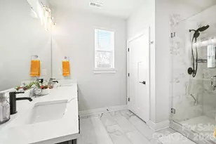 2032 Bryant Park Dr, Charlotte, NC 28208 - Photo 19
