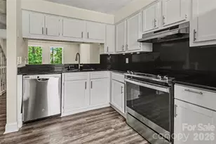 7609 Holly Grove Ct, Charlotte, NC 28227 - Photo 7