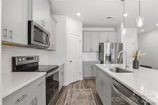 2317 Belterra Dr, Charlotte, NC 28216 - Photo 7