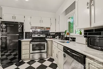 3942 Glenville Avenue, Charlotte, NC 28215 - Photo 3