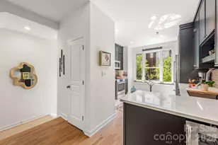 367 W 7th St, Charlotte, NC 28202 - Photo 5
