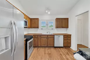 401 Wellington Hills Cir, Salisbury, NC 28147 - Photo 3