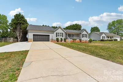 140 Clearview Road, Statesville, NC 28625 - Photo 3