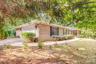 3 Sunningdale Dr, Flat Rock, NC 28731 - Photo 3