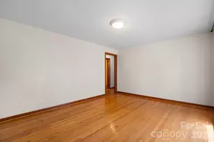 1341 26th St SW, Hickory, NC 28602 - Photo 3
