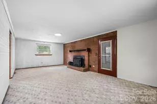 1341 26th St SW, Hickory, NC 28602 - Photo 5