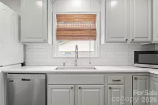 1527 Woodhill Ln, Charlotte, NC 28205 - Photo 17