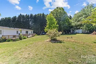 130 Hunterpond Ln, Statesville, NC 28677 - Photo 5