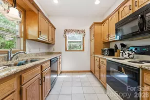 24 Pine Bluff Ln, Whittier, NC 28789 - Photo 15