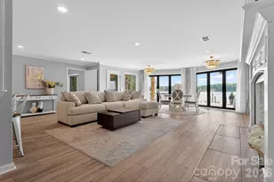 8611 Island Point Rd, Charlotte, NC 28278 - Photo 9
