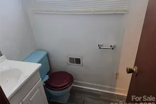 1600 Montana Dr, Charlotte, NC 28216 - Photo 15