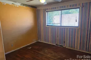 1600 Montana Dr, Charlotte, NC 28216 - Photo 9