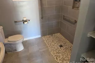 1600 Montana Dr, Charlotte, NC 28216 - Photo 3