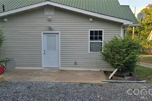 227 W B St, Newton, NC 28658 - Photo 5