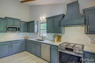 424 Walnut Point Dr, Matthews, NC 28105 - Photo 9