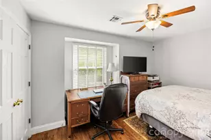 7340 Lake Front Dr, Charlotte, NC 28278 - Photo 15