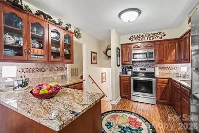 13611 Idlefield Lane, Matthews, NC 28105 - Photo 9